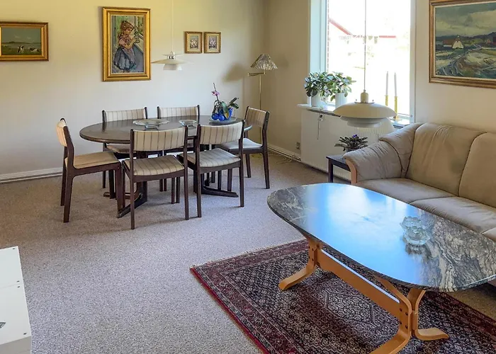 3 Bedroom Gorgeous In Casa de Férias Ulfborg